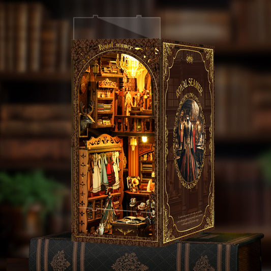 Royal Seamer Book Nook